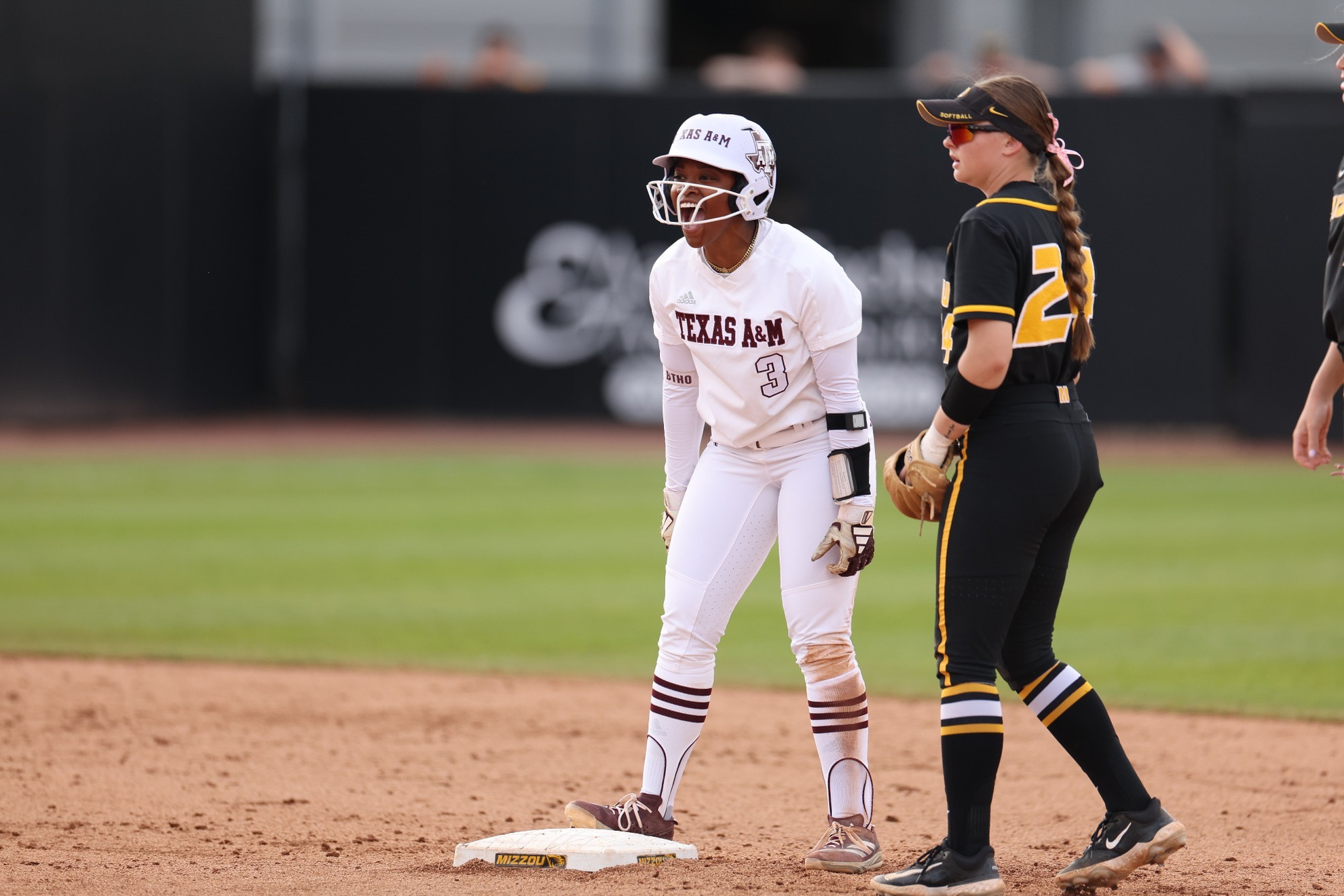 No. 1 Texas A&M Rallies in Seventh Inning to Extend Winning Streak ...